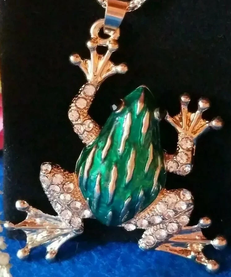 Betsey johnson frog necklace clearance