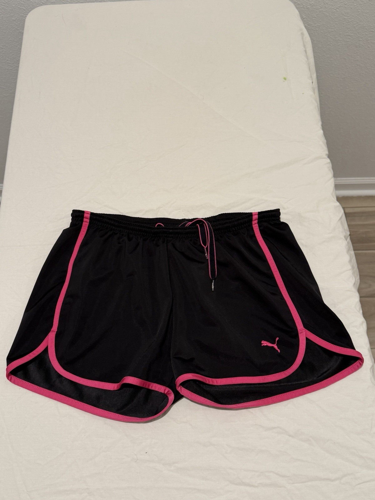 PUMA Women’s Athletic Running Shorts Black Pink Drawstring Size L