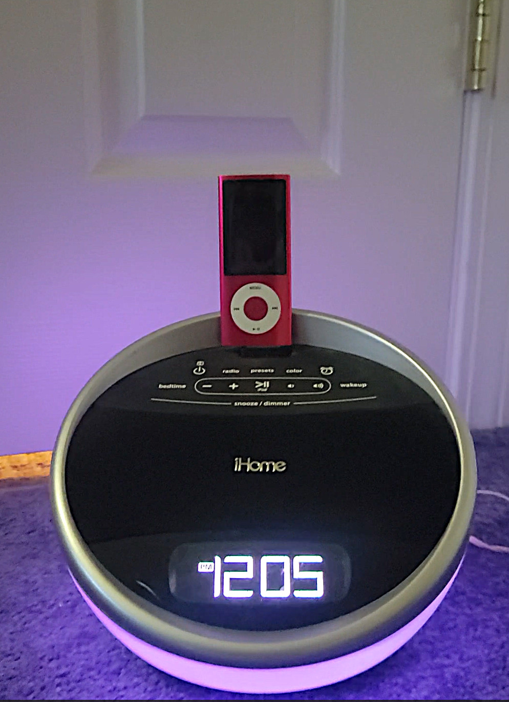 iHome iA17 Glow Tunes AM/FM Alarm Clock with iPod Dock & Color Changing Light