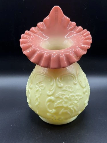 Fenton for Levay Shiny Burmese Wild Rose & Bowknot JIP