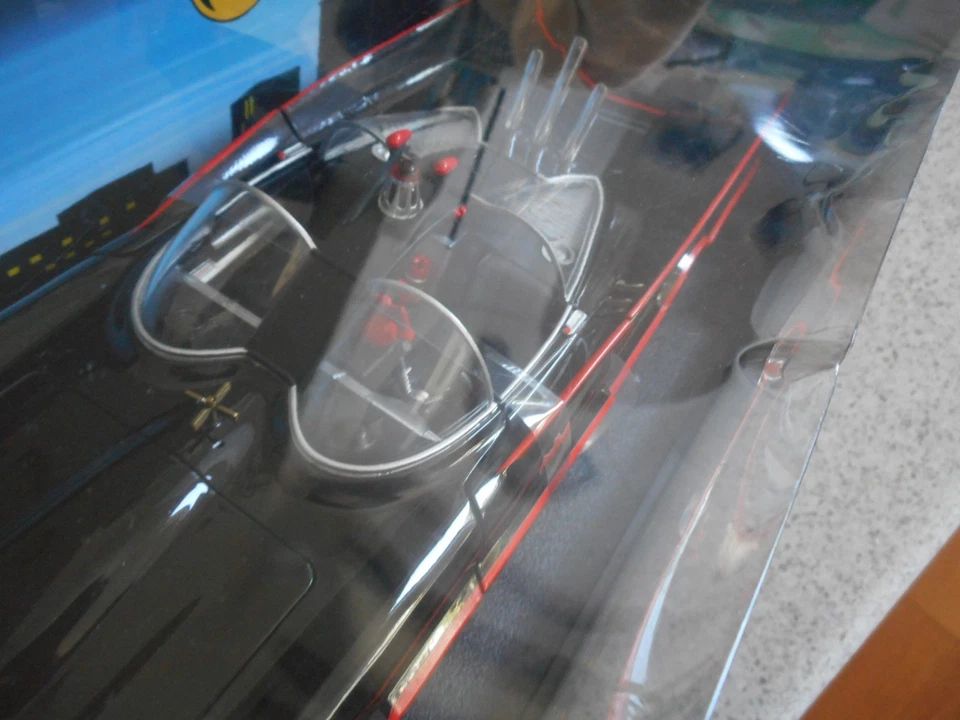 HOT WHEELS DIE CAST 1:18 TV SERIES 1966 CLASSIC BATMAN BATMOBILE SEALED - Image 4 of 4