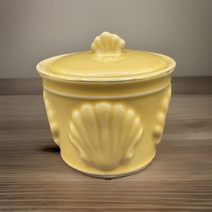 Vintage Carolina Designed Yellow Shell Miniature Lidded Jar Beach Japan GUC
