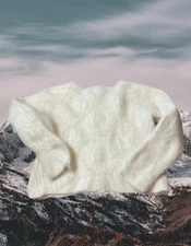 LIMITED HANDKNIT 80% Angora cream luxury sweater knitwear SOFT Size : Small