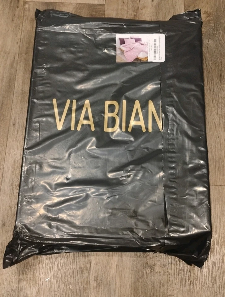 Via Blanco King Sized Duvet Cover Set 5 Pieces - Image 2 of 2