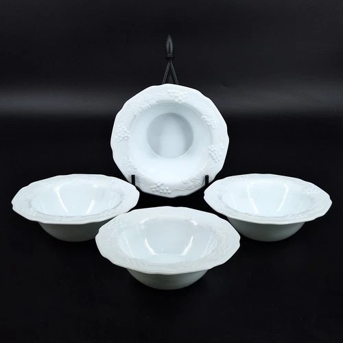 4 Vintage Indiana Glass Harvest Grape Milk Glass Soup Bowls Colony Pattern