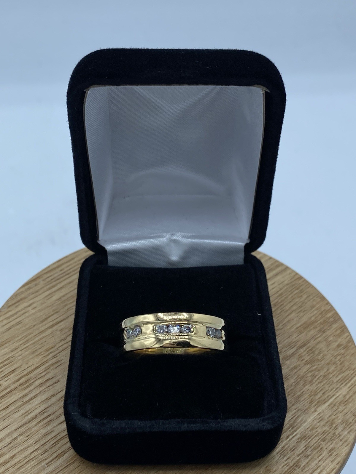 Mens 750 18K Yellow Gold Diamond Band 8mm - image 2