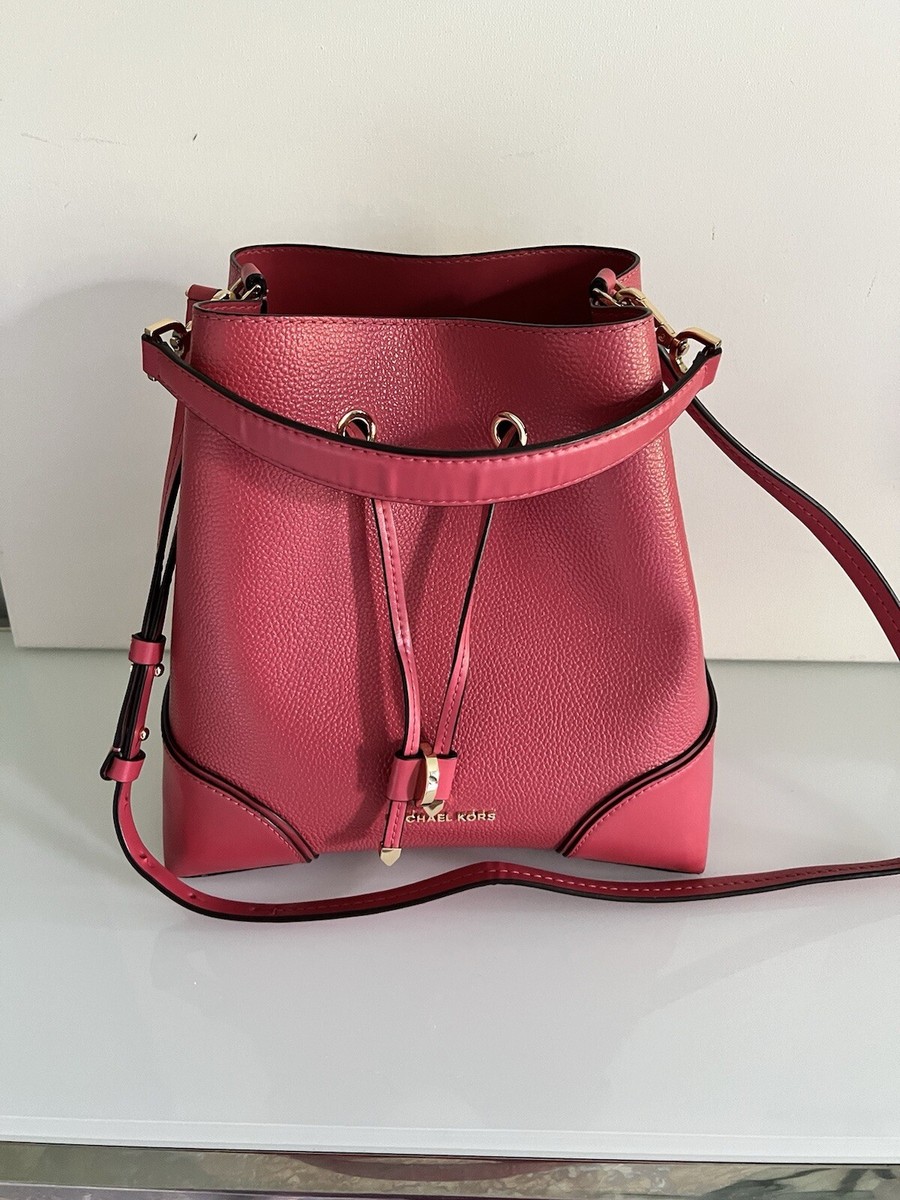 MICHAEL KORS Leather Medium MERCER GALLERY Drawstring Bucket  display picture 1
