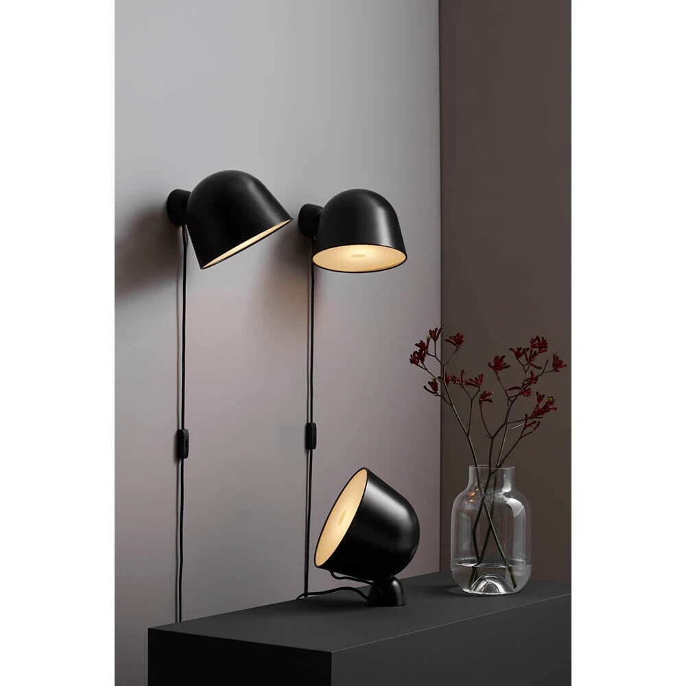 Applique murale design orientable Kuppi noir Woud ø22cm luminaire métal aimant