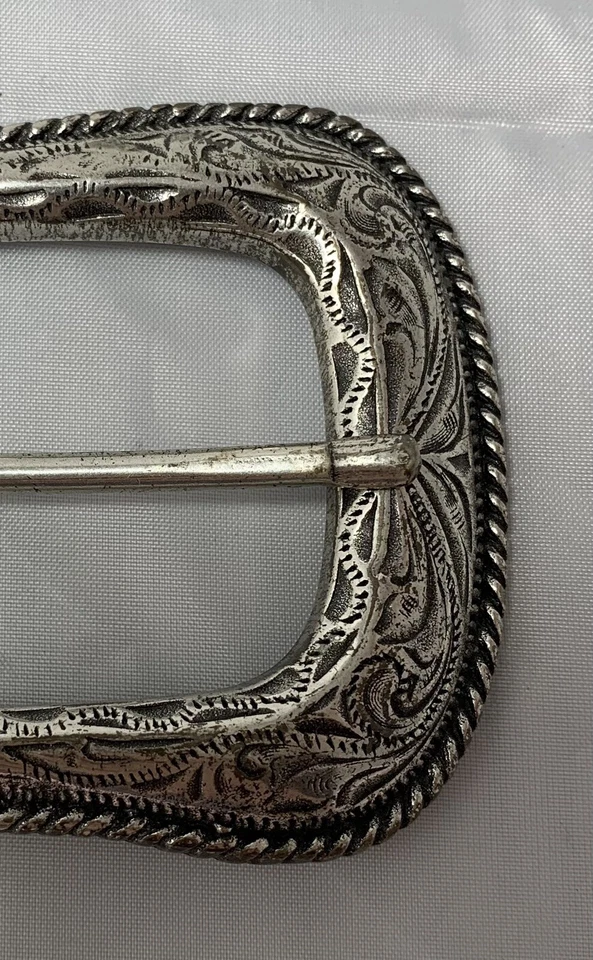 Пряжка ковбойская вестерн серебристого цвета в старинном стиле с завитками в виде цветка с цветочным узором - Изображение 3 из 4