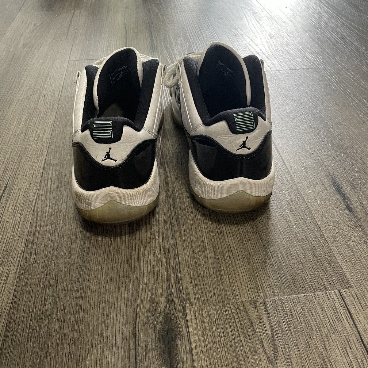 concord 11 low emerald