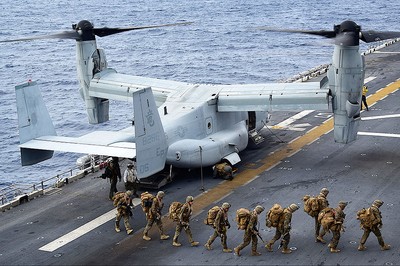 U.S. MARINES EXIT MV-22 OSPREY HELICOPTER PHOTOGRAPH PHOTO PRINT