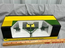 John Deere  Bauer Built DB-44 24 Row 22" Planter NIB Speccast 1:64 NIB nice!