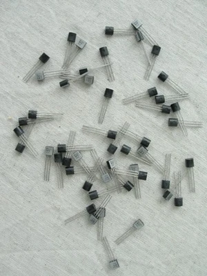 50x Vintage National Semiconductor MPSA14 Darlington Transistoren Paket NOS Open - Bild 1 von 4
