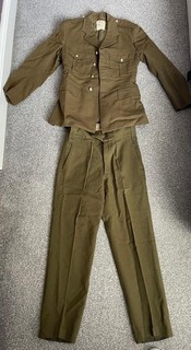 Original Men's British Royal Artillery Uniform: Excellent Condition