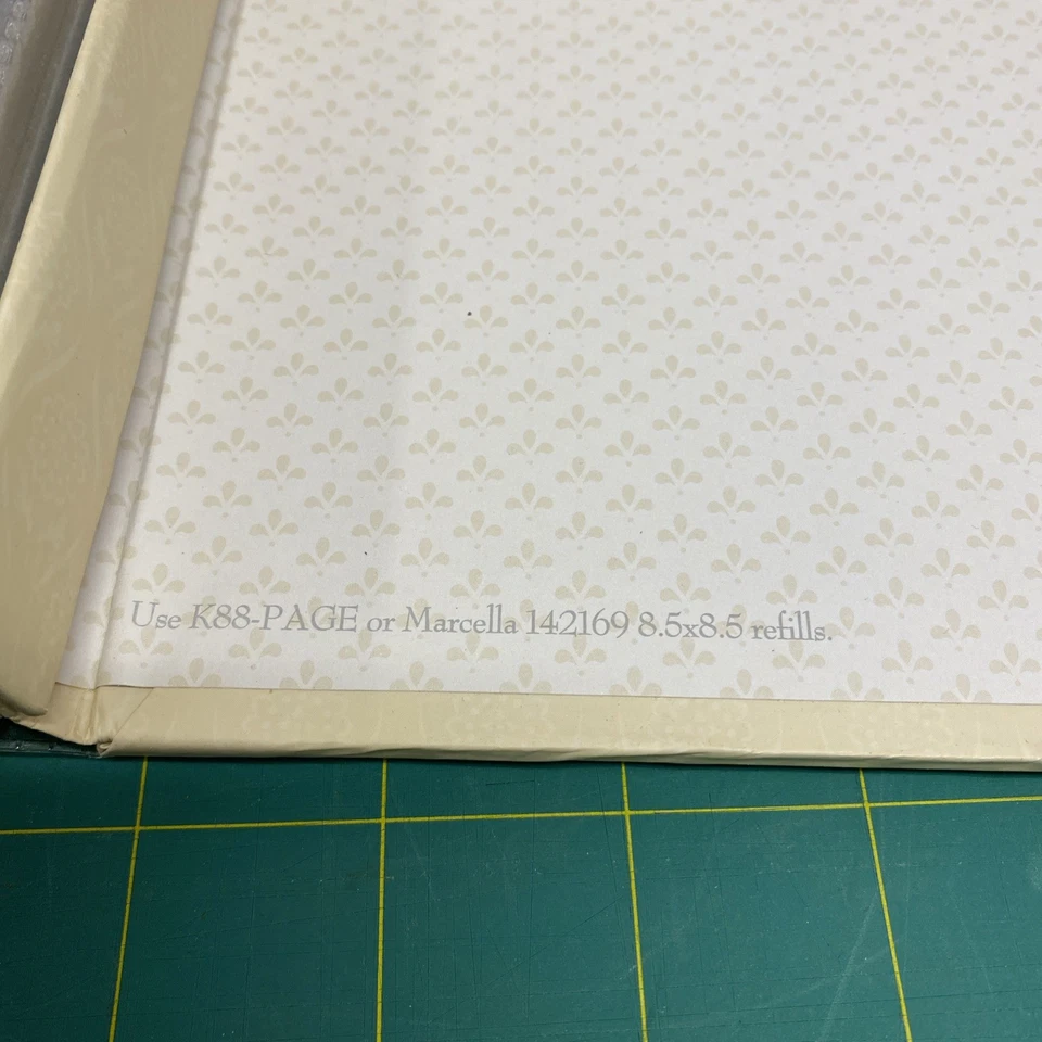 Álbum de recortes K & Company blanco y negro 8,5 x 8,5 30 páginas encuadernado Foto 4 de 4