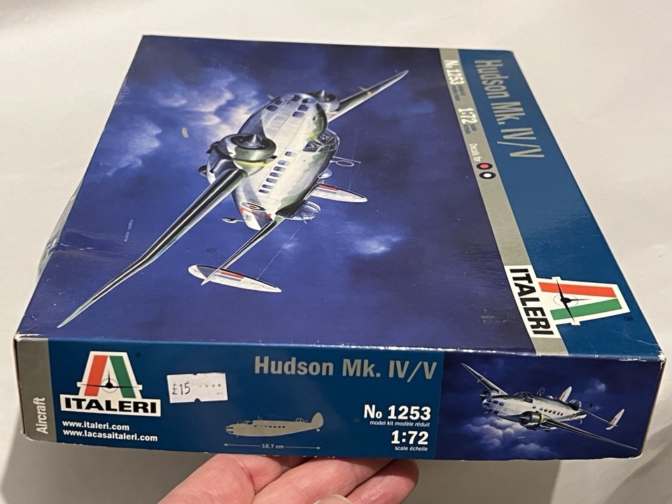 Maquette Avion Hawker Hurricane Mk.I WWII - Italeri 2838 - Échelle 1:48 - Avion Chasseur RAF