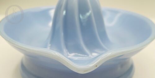 1930s LG McKee Delphite Poudre Blue Milk Glass Loop Handle Juicer Reamer 24278A - Picture 4 of 24