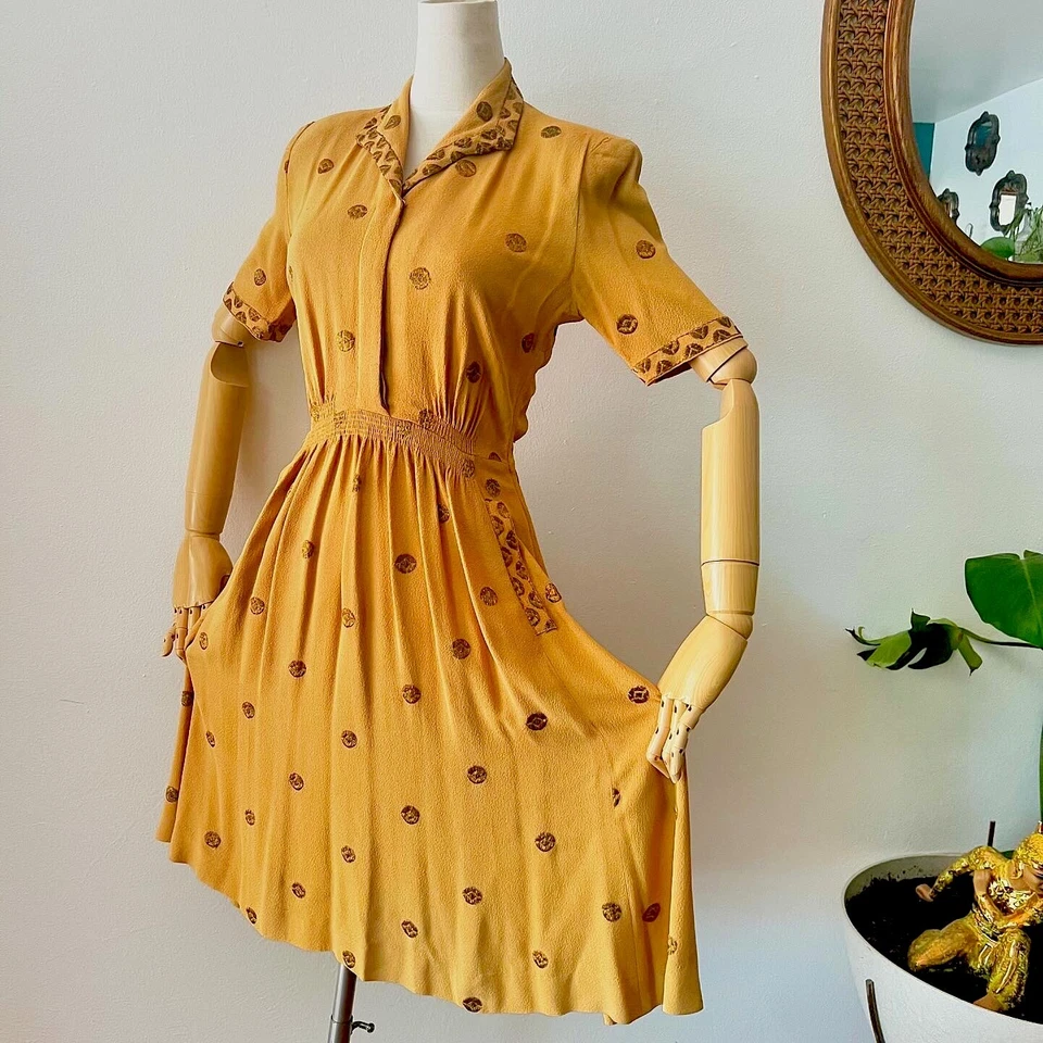 ЗОЛОТОЙ МЕТАЛЛИЧЕСКИЙ вышитый 30-х 30-х 40-х карамель креп винтажный вискоза платье S - Изображение 3 из 4