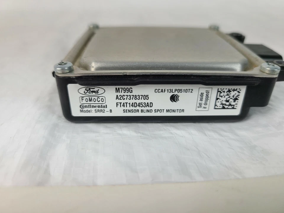 Sensor de punto ciego trasero Ford Edge 2016-2018 FT4T14D453AD OEM Foto 2 de 4