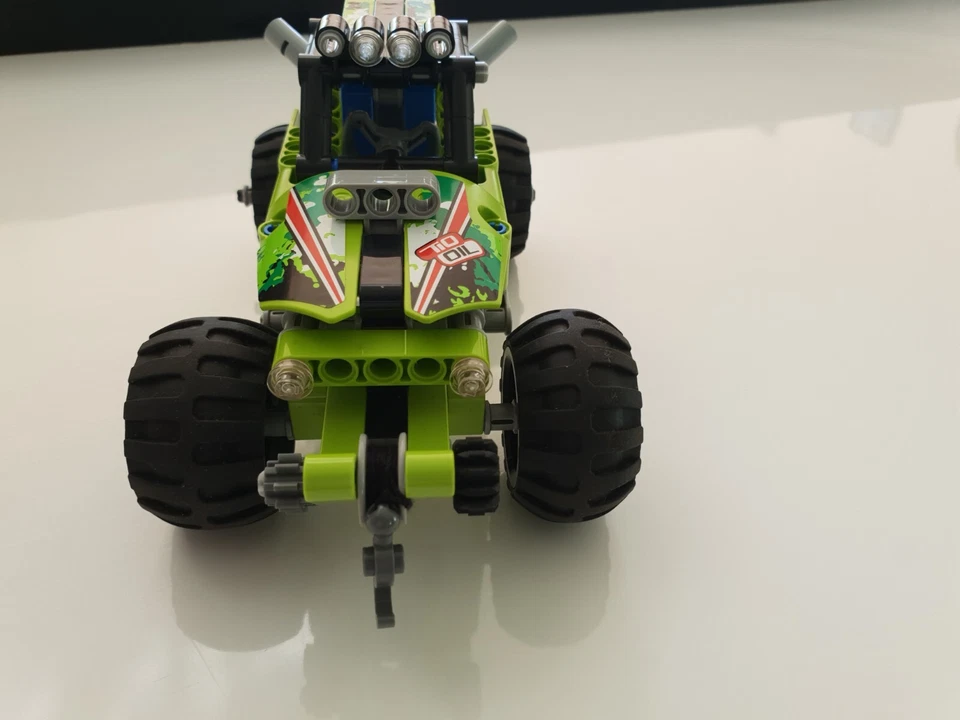 LEGO Technic 42027 Desert Racer, photo 2 sur 5
