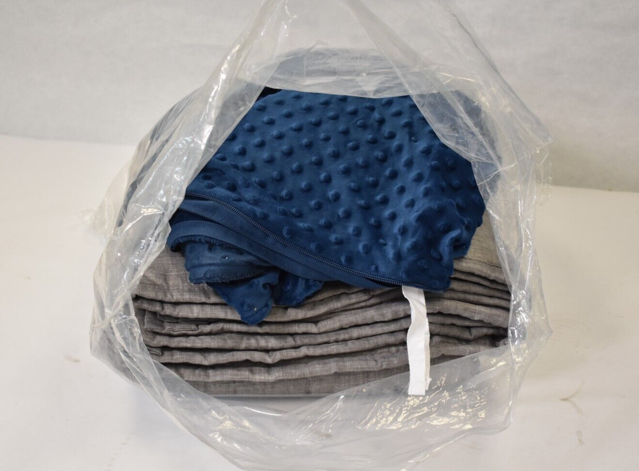 Amazon Basics King Size 60x80 Weighted Blanket with Duvet Cover in Navy Gray-image