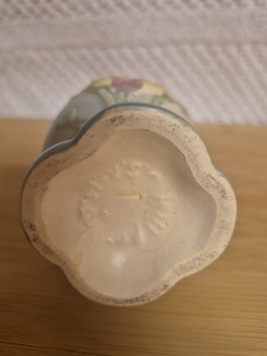 Vtg. Hull Pottery Magnolia Ewer Pitcher USA 1940's - Picture 7 of 8