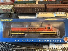 Bachmann 60911 HO Scale BNSF EMD GP40 Diesel Locomotive with DCC On Board