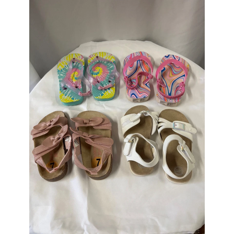 Lote de 4 pares de sandalias y chanclas para niños niñas pequeñas varios estilos y colores Foto 3 de 3