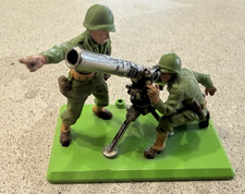Britains WWII US Army Deetail 75mm Gun Team Tan Base Vintage one owner