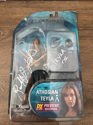 Diamond select figure Stargate Atlantis Tayla signed Rachel Luttrell + COA