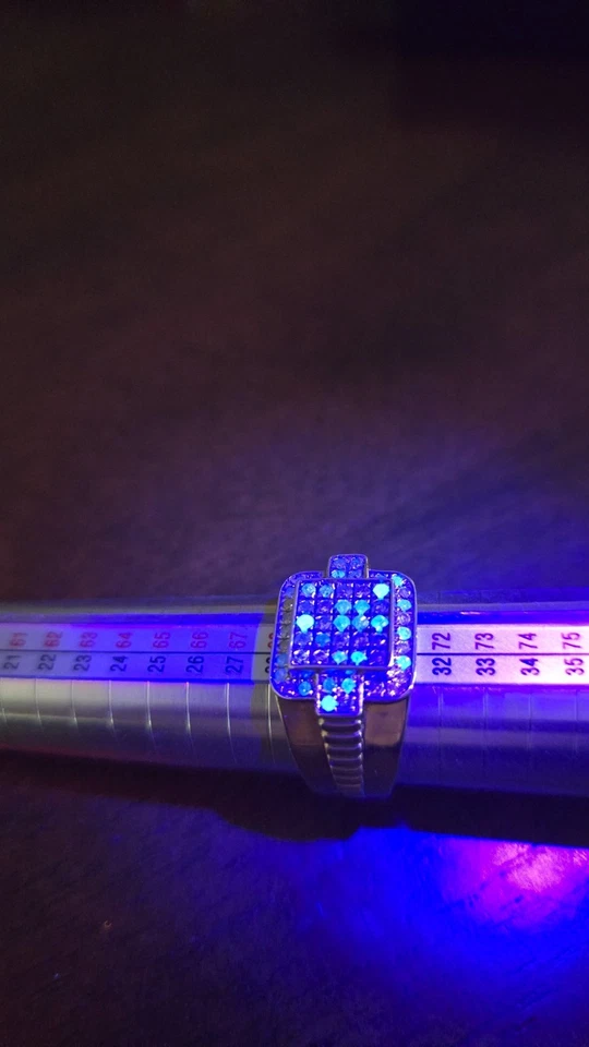 Anillo de oro de 10k para hombre, con diamantes blancos naturales VS-I. Talla 13 Foto 4 de 4