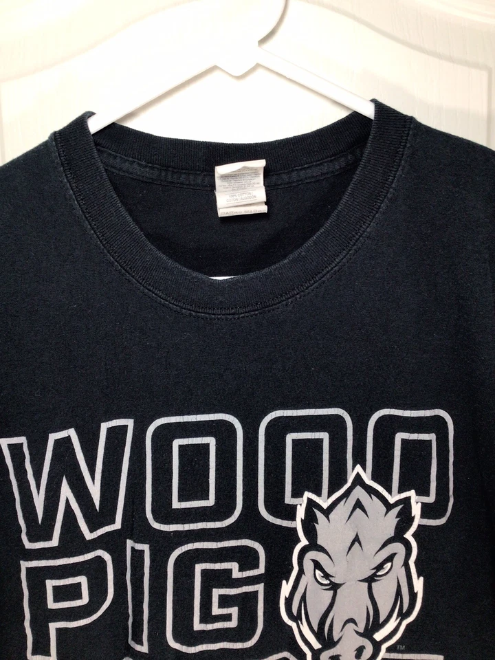 University Of Arkansas Razorbacks Black Silver Large T-Shirt - Image 3 of 4