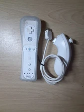 Official OEM Nintendo Wii Remote White with Nunchuck RVL-003