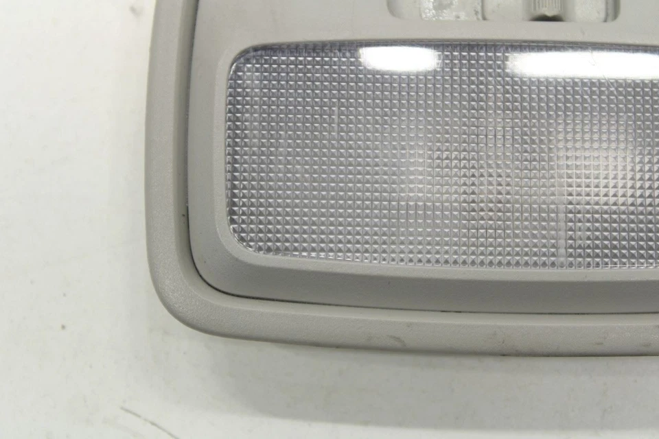 Luz de lectura interior trasera Kia Sorento LX 2016-2020 92620-C5000BGA Foto 4 de 4