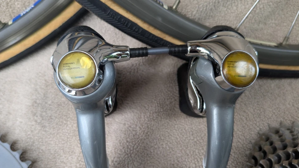 Conjunto de grupo Shimano 600 tricolor 8 velocidades Gruppo 6400 ST BR FC HB FH RD FD CS - Imagem 2 de 4