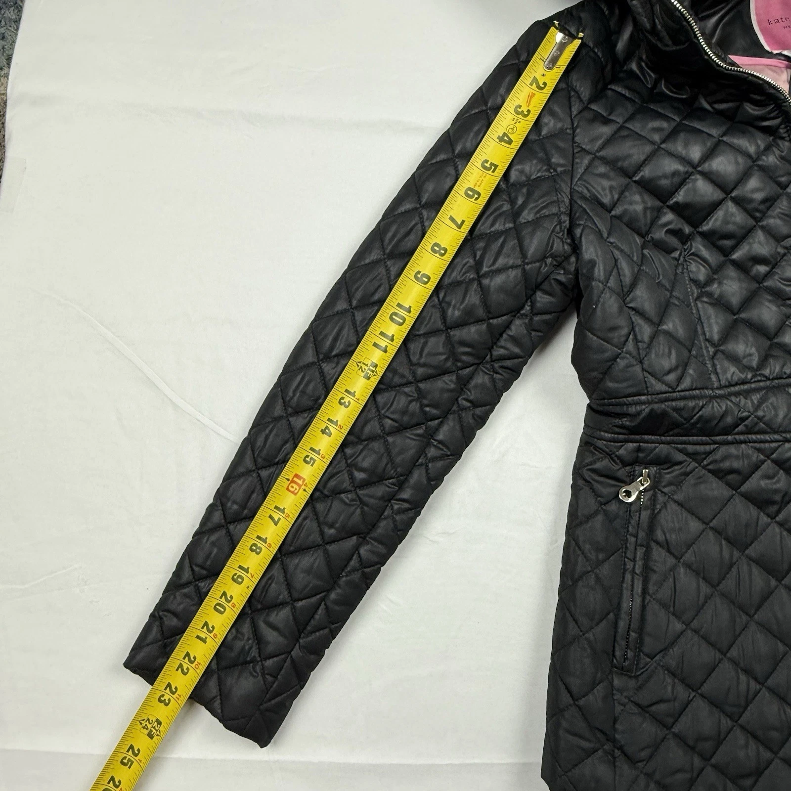 Giacca trapuntata Kate Spade NY con cappuccio rimovibile nera taglia Small