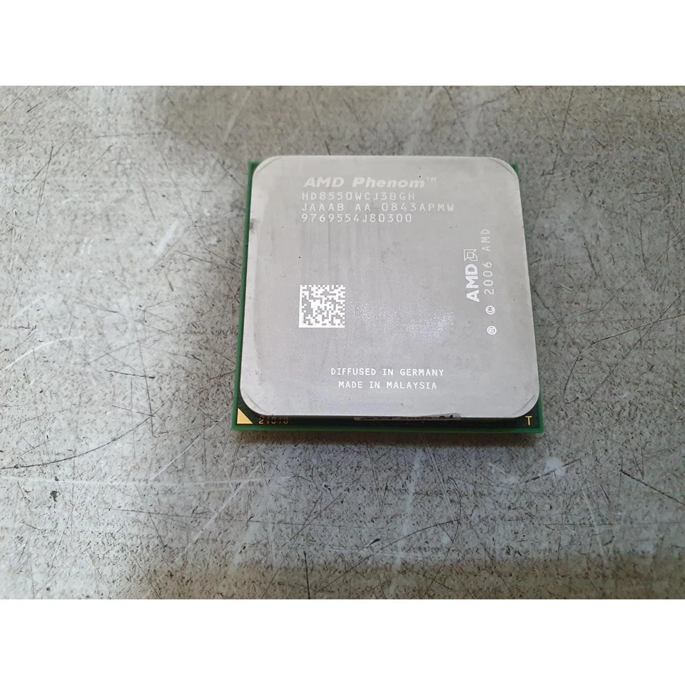 AMD Phenom X3 8550 HD8550WCJ3BGH CPU Processor 2.2GHz Triple-Core Socket AM2 - Image 3 of 4