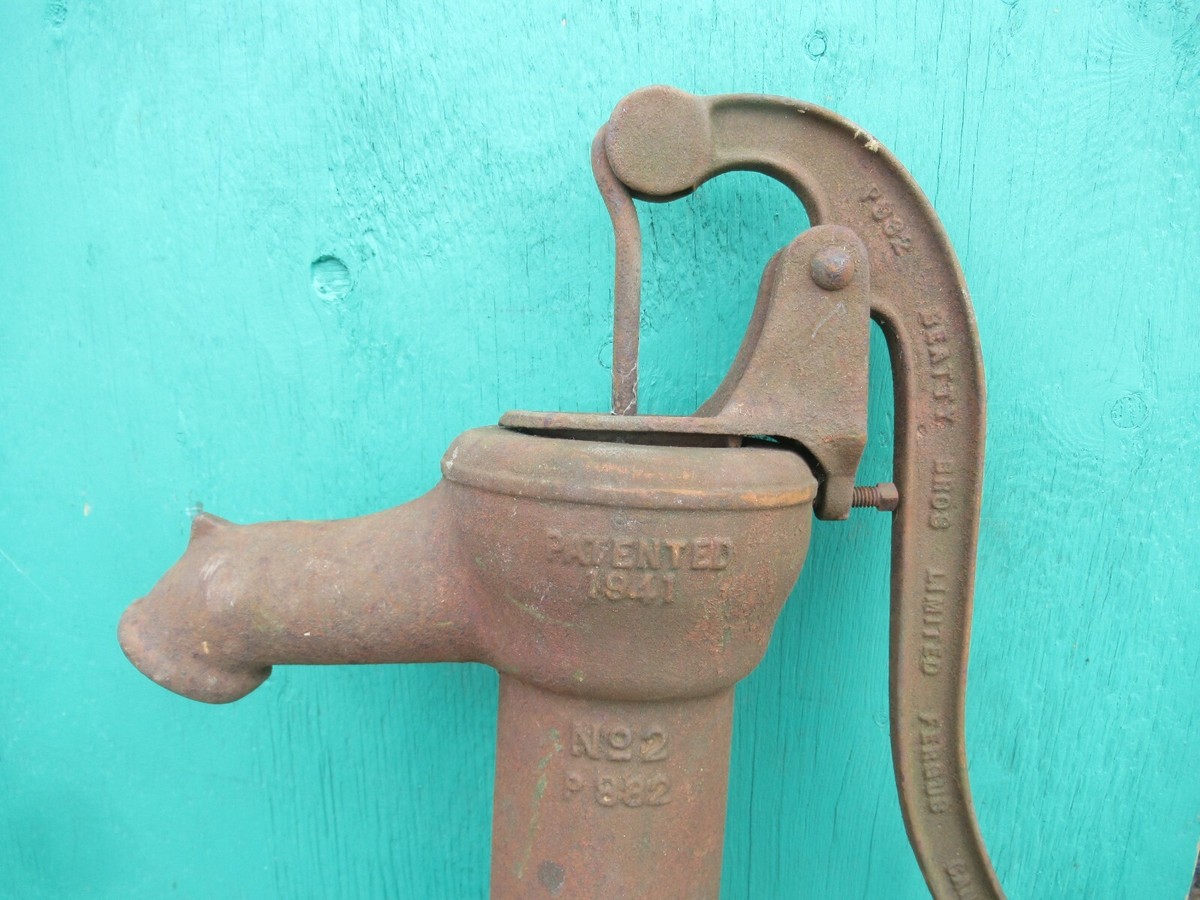 アンティークぶどうのピッチャー VINTAGE Cast Iron Hand WATER PUMP Measure 22