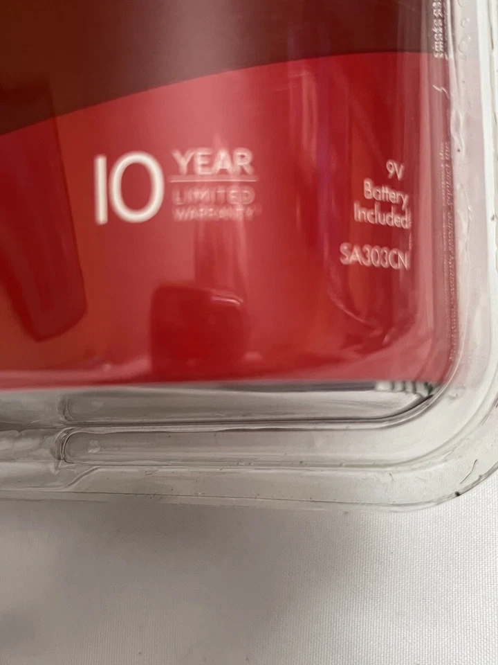 First Alert Smoke and Fire Alarm w/Battery Backup Includes Batt SA303CN NEW - Image 3 of 3