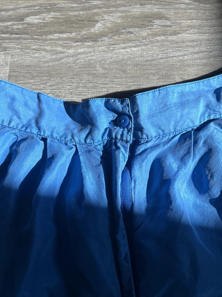 Pantalones cortos vintage para mujer medianos azules brillantes lisos 100 % seda pura con bolsillos Foto 2 de 4