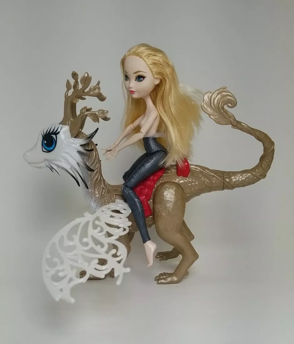 Ever After High Apple White Dragonrider 