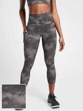 XS Athleta ultimate stash pocket printed capri