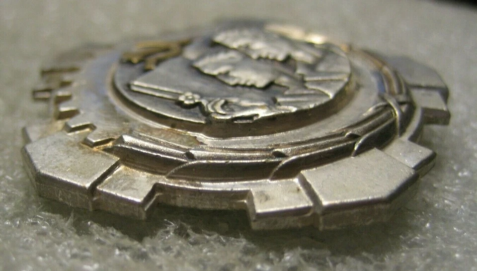 /Orden del Trabajo Yugoslavia 3ª Clase, atornillado, insignia medalla numerada Foto 2 de 4