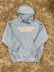 t shirt neck stretched