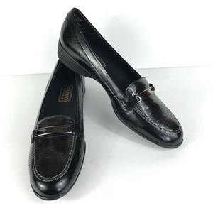 womens narrow loafers