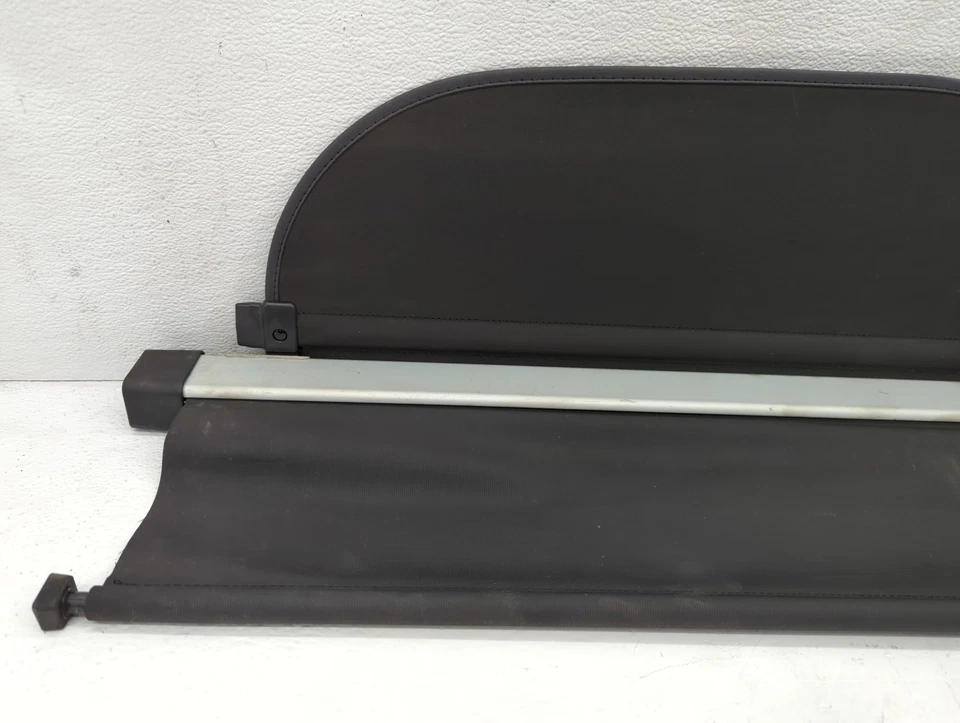 Subaru Legacy 2023 cubierta de carga trasera almacenamiento pantalla retráctil M09FR Foto 2 de 4