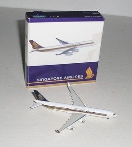Maquette AIR FRANCE AIRBUS A340-300 F-GLZJ Métal 1/200 - Jeux