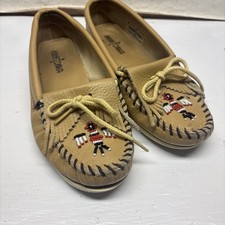 Minnetonka Women's Thunderbird Soft Sole Brown Moccasin Beaded Red White Size 8