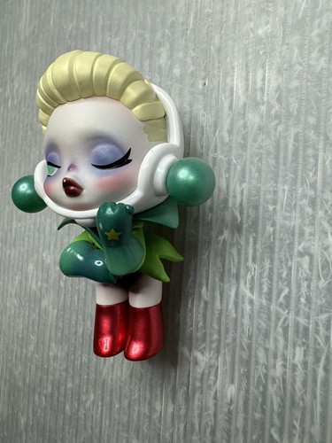 SKULLPANDA X La Famiglia Addams FIGURINA Grande Zia Sloom POP MART - Foto 3 di 10