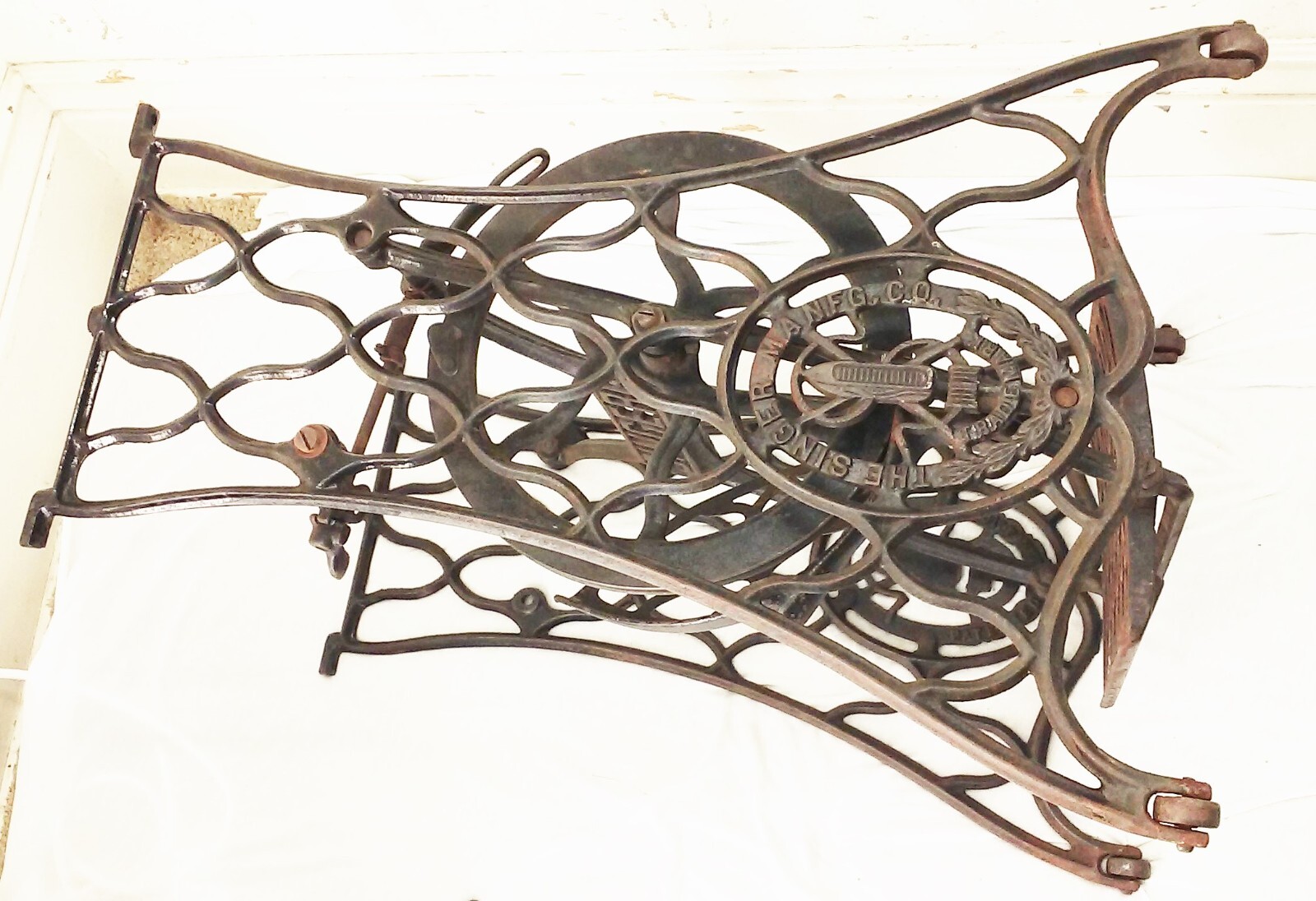 Vtg antique Singer treadle sewing machine cast iron base frame stand eBay